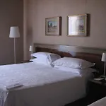 Emme Palace & 4*