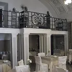 Emme Palace & 4*