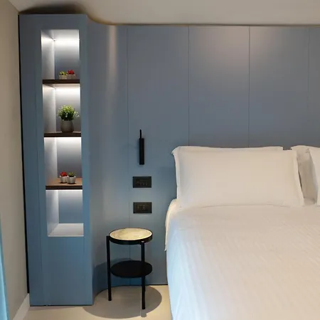 Emme Palace & Hotell