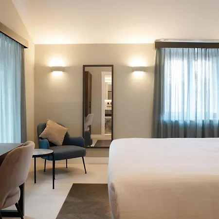 Emme Palace & Hotell